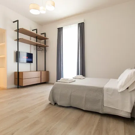 Palazzo Della Porta Frühstückspension Neapel