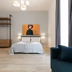 Palazzo Della Porta 4* Napoli