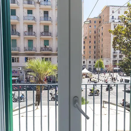 Palazzo Della Porta 4* Neapel